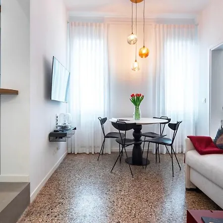 Venetian Alcove Венеция