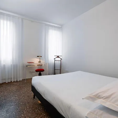 Venetian Alcove Apartment Venice