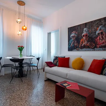 Apartment Venetian Alcove *