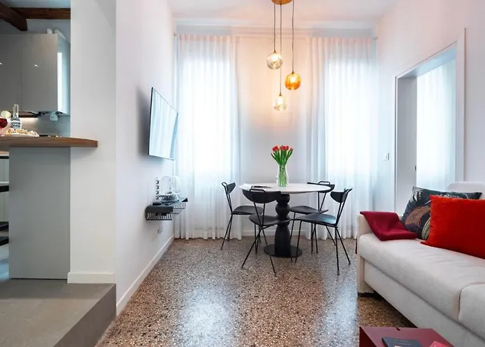 Venetian Alcove Венеция