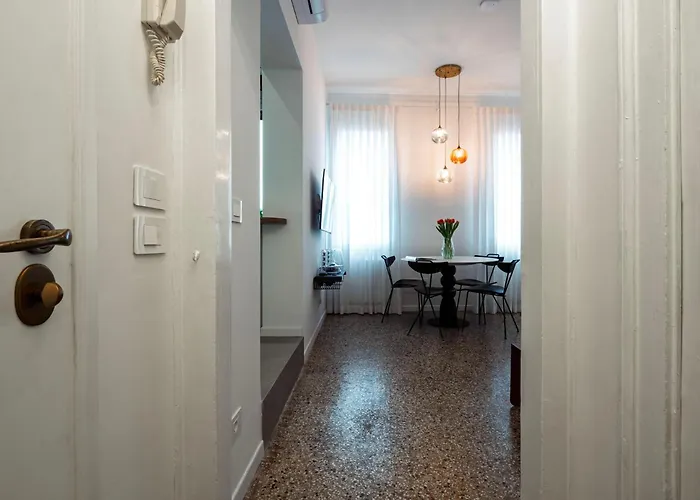Venetian Alcove Апартаменты *