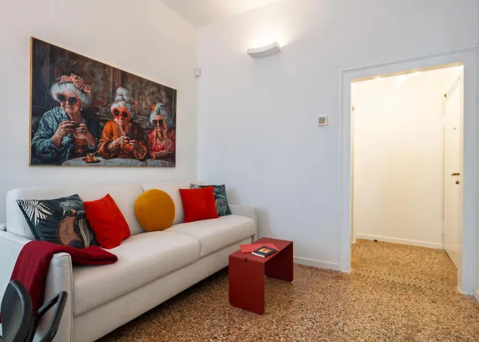 Venetian Alcove Венеция